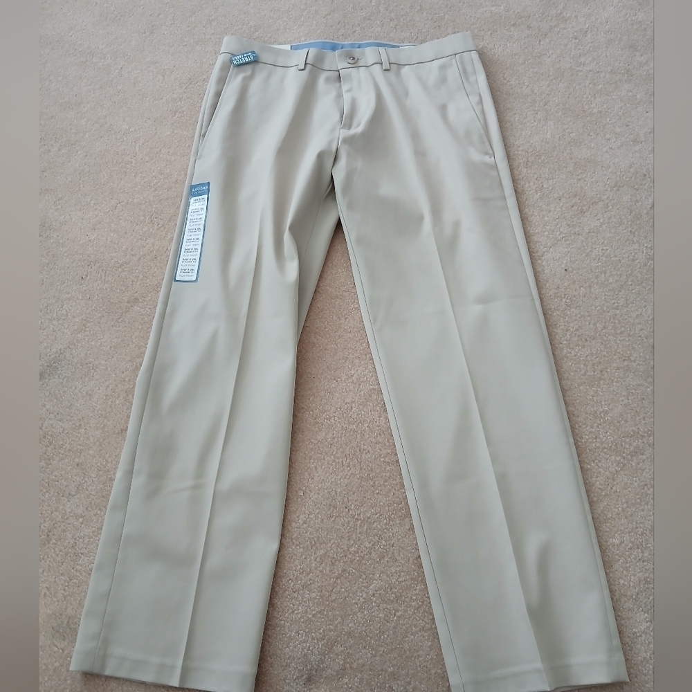 Haggar Men's Premium No Iron KHAKI Color Classic 34 x 29 NEW.